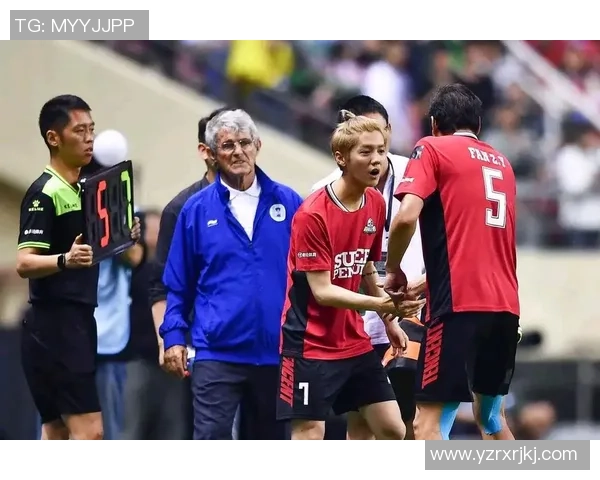 足球明星最新动态揭秘娱乐圈新鲜事引发热议与关注